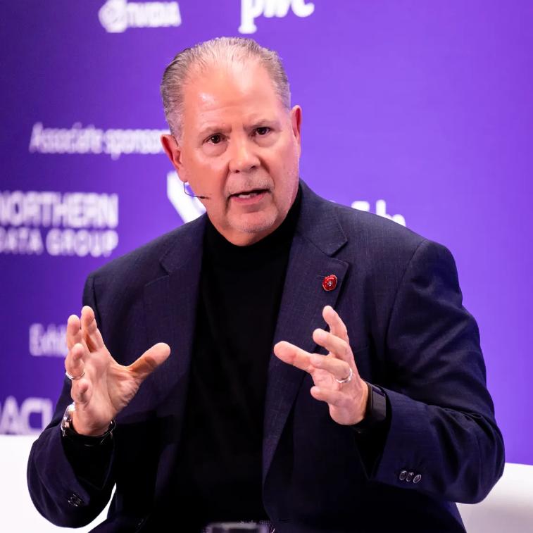 CEO一刀裁掉80%员工,只因他们“抗拒AI”?「大换血」两年后:公司年入破亿、4天就出成果