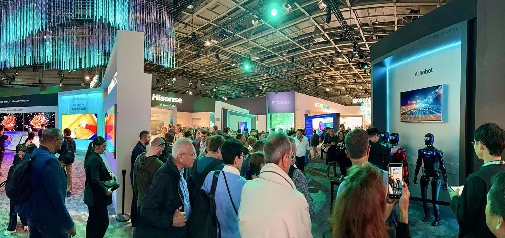 暴走IFA展会带来八大看点！宇树机器人表演秀翻老外，国产AI眼镜攻陷欧洲，“电动老头乐”也来了