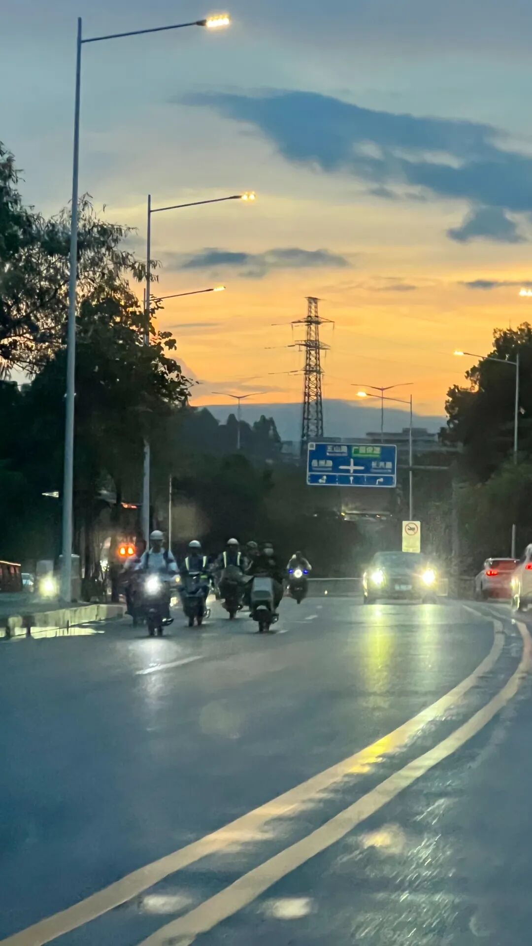 学校推进人工智能教育应用，是否做到位了，可以对照DEC发布的这个“十维人工智能就绪框架 ”