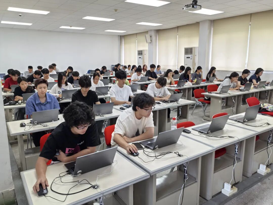 还在为做图表发愁？AI一键搞定，小白也能秒变数据大神！