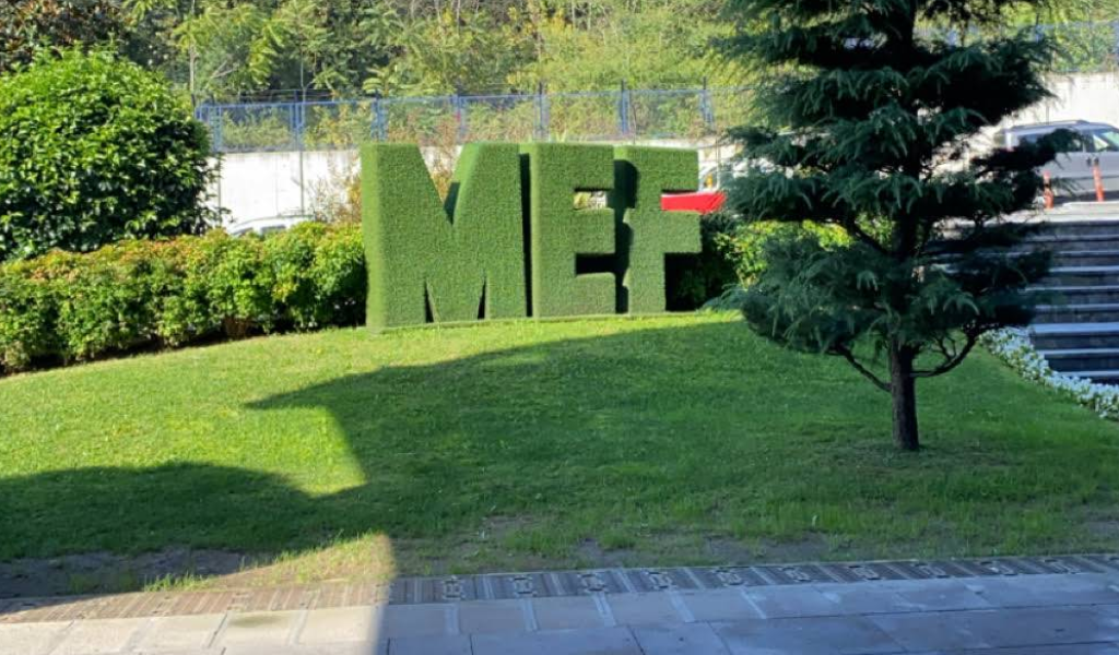 1 所大学,2 位专家,3 本著作,看人工智能时代大学的走向