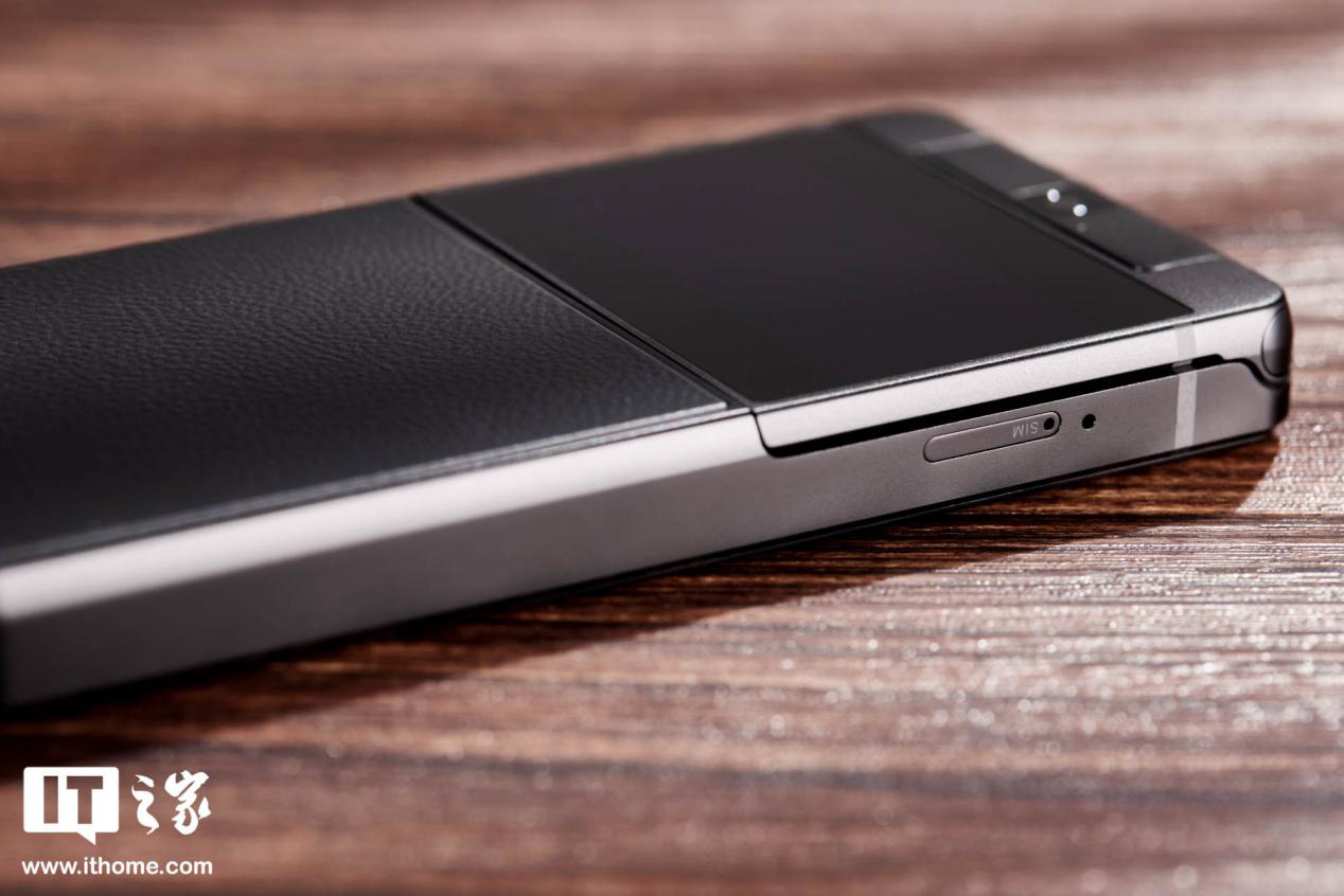 赠永久国际流量会员权益：讯飞双屏翻译机 4699 → 3538 元再降价