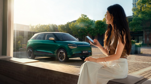 纠结买不买?纳米 01 5 万级代步神车:低预算高配置,代步需求全搞定