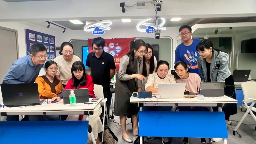 新一代人工智能让人产生一种无需学习就能掌握知识的错觉,这可能是人工智能对教育最大的危害