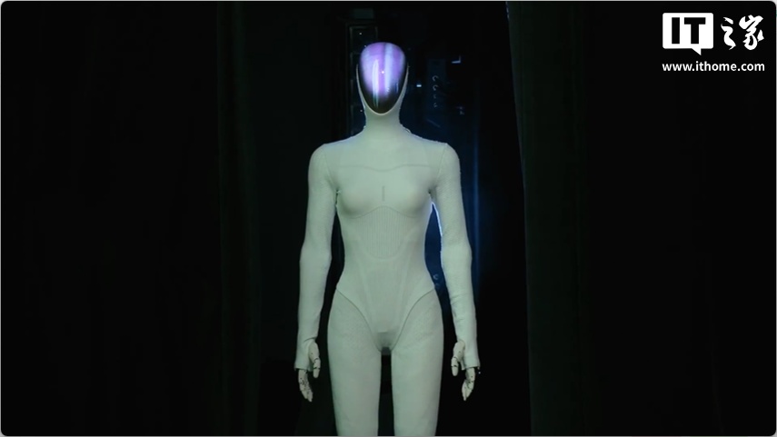 猫步走得像人一样、目标明年底量产，小鹏发布全新一代人形机器人 IRON