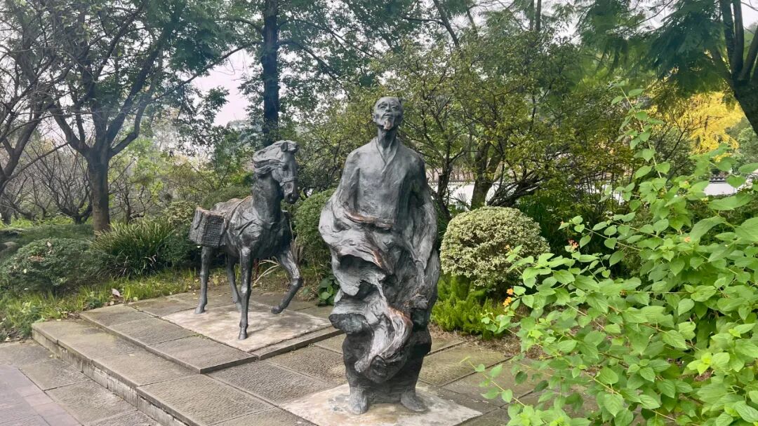 来,来,来,您说说看,这样的尴尬场景、讽刺画面、深层的悖论与创新困境,真得还少见吗?