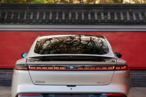 新手的第一台新能源车:选东风奕派 eπ007,驾驶焦虑全消除