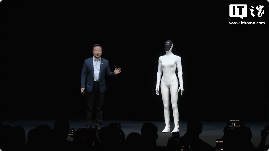 猫步走得像人一样、目标明年底量产，小鹏发布全新一代人形机器人 IRON