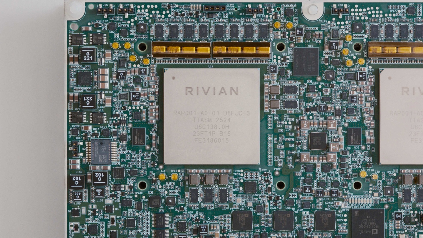 Rivian 发布自研 5nm 智驾处理器 RAP1：双芯模块 INT8 稀疏算力 1600 TOPS