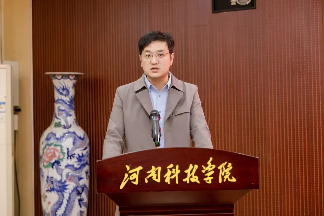 轩烁喜讯!郭培洋主任受聘为河南科技学院法律行业校友会副秘书长、文法学院行业导师