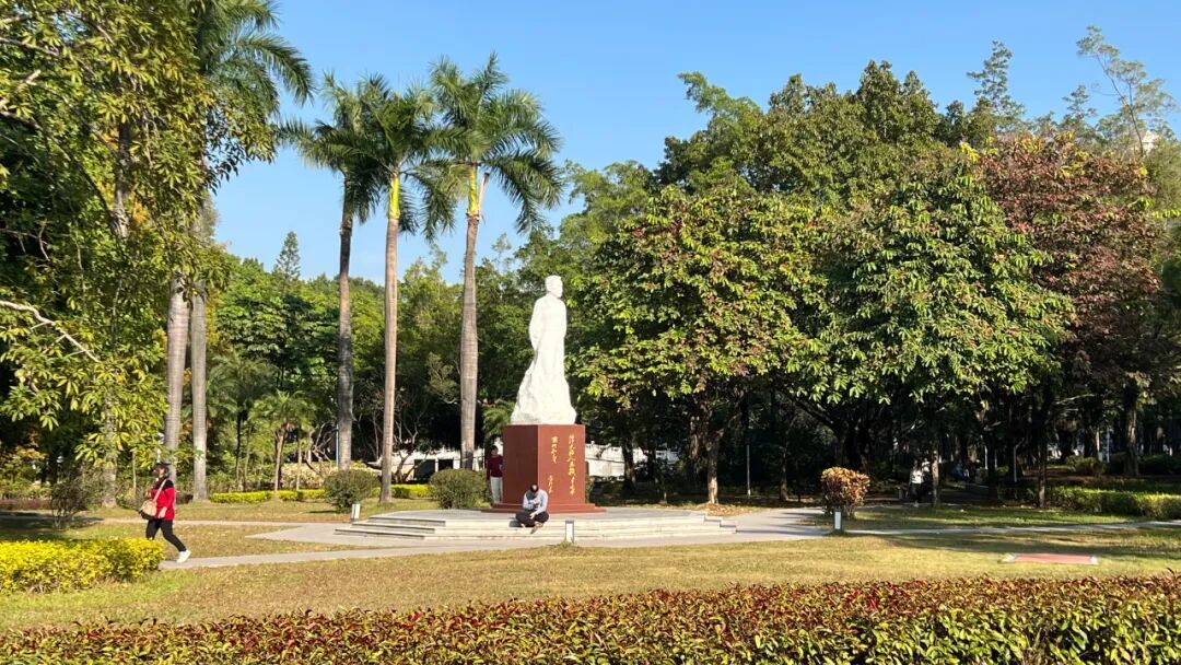 人工智能大潮涌动,学校到底应该怎么推进人工智能教育应用?这个7步行动路线图供您参考