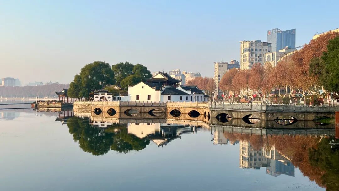 人工智能大潮涌动，中小学如何避免踩入过去几十年教育信息化发展的哪些坑？